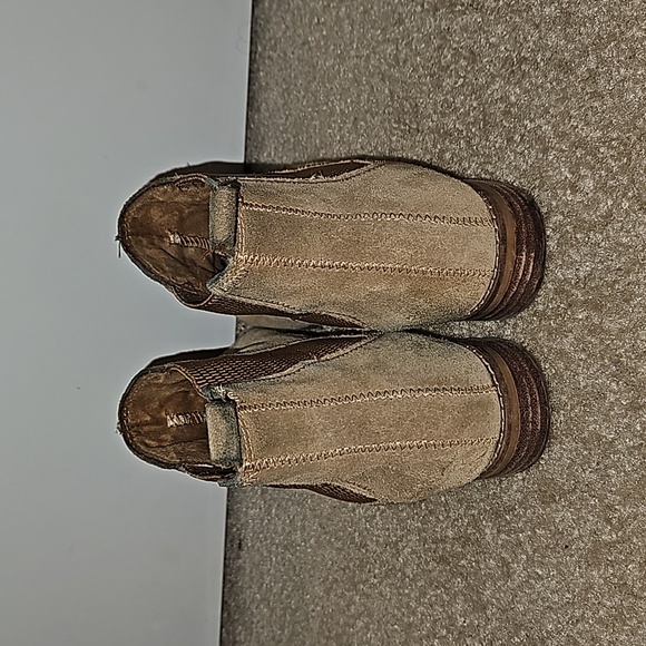 Tom's Chelsea Boots - Picture 4 of 12